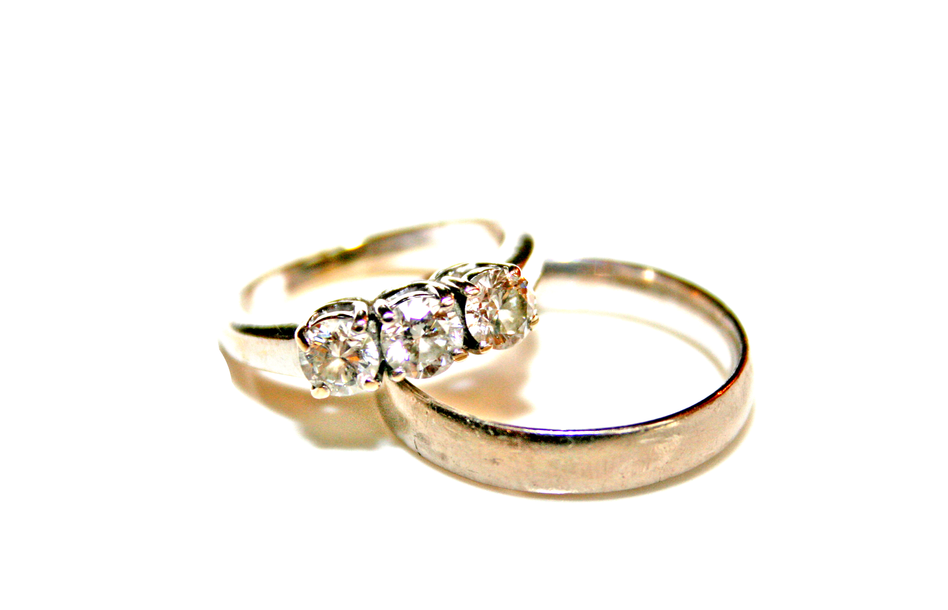 Wedding_rings_photo_by_Litho_Printers